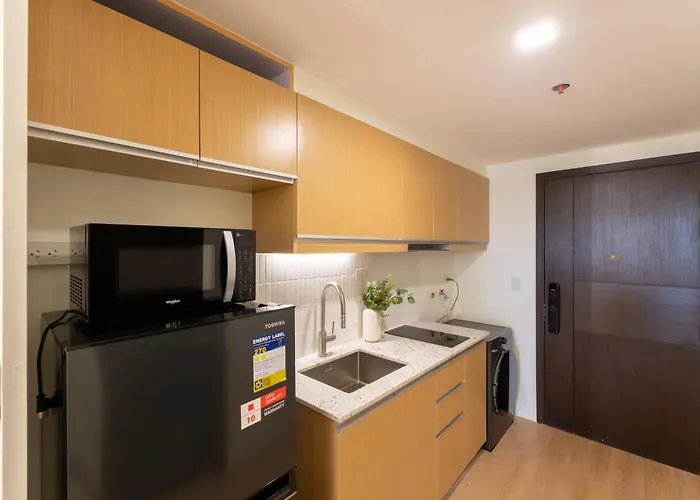 Luxury 1 Bedroom View In Park Mckinley West Fast Wi-fi Washer Dryer Aparthotel *
