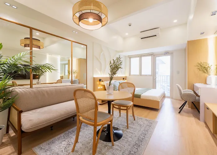 Luxury 1 Bedroom View In Park Mckinley West Fast Wi-fi Washer Dryer Manila